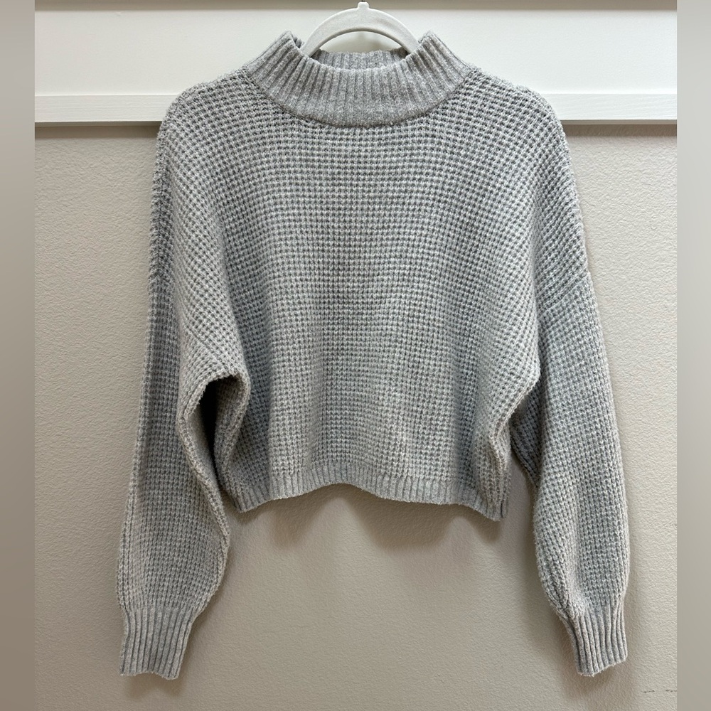 Cozy Hollister Light Gray Sweater